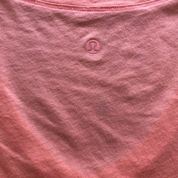 Lululemon T-shirt - Picture 3 of 4